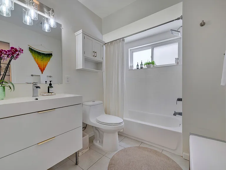 1346 Nicholson St NW #102 — Photo 13