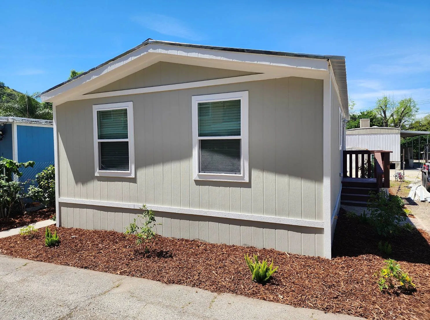 2 bed, 1.0 bath, 800 sqft, $109,000 — Photo 2