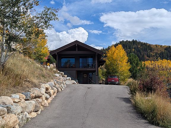 3rd image of 3376 Apres Ski Way