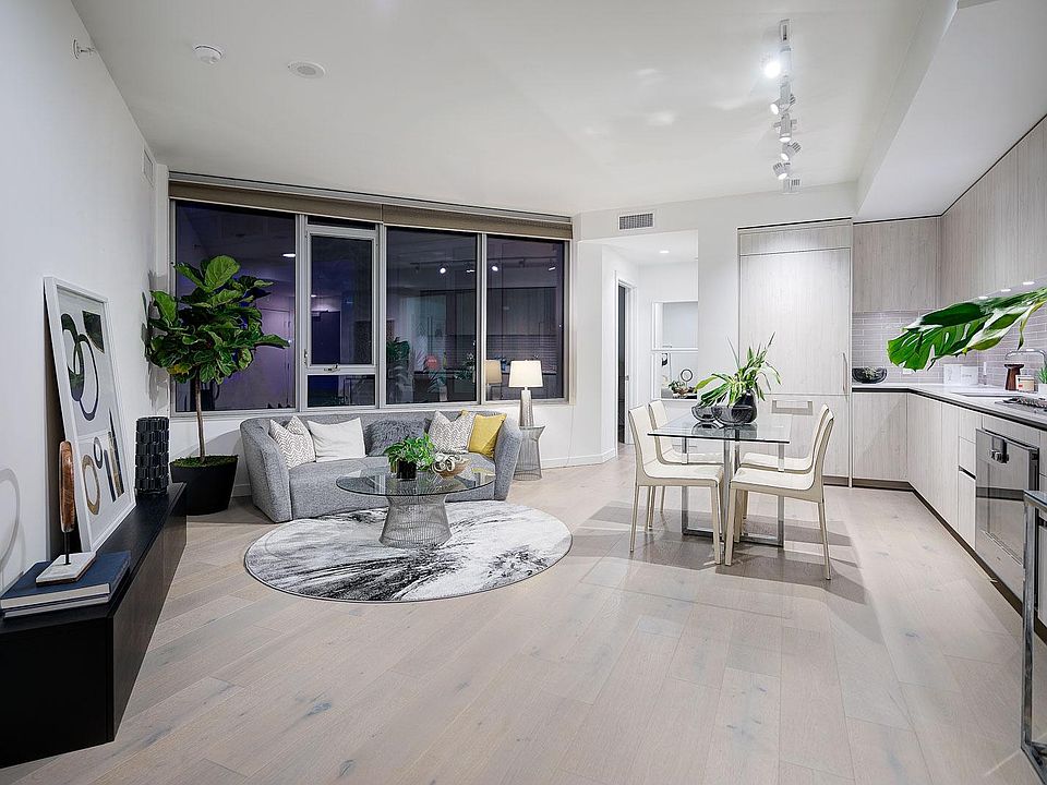 1st image of 1000 3rd St #51X