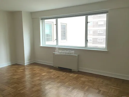 Rented by Manhattan Connection | media 16