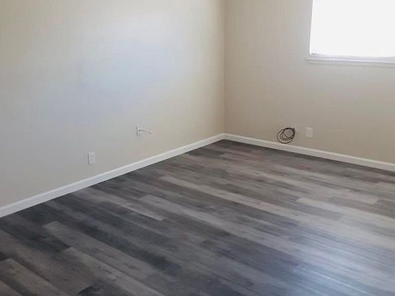 4th image of 3305 Mensch Ct