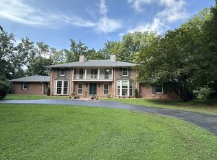 506 Deepwood Dr, Hopkinsville, KY 42240