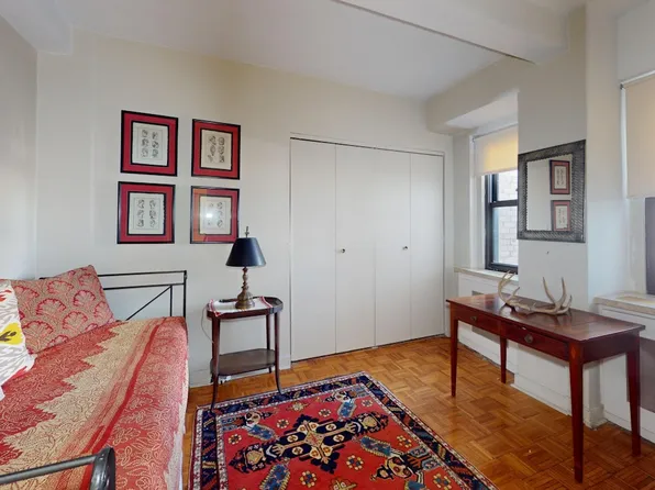 2166 Broadway image 8 of 10