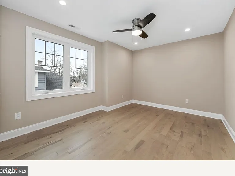 1833 W High St — Photo 30