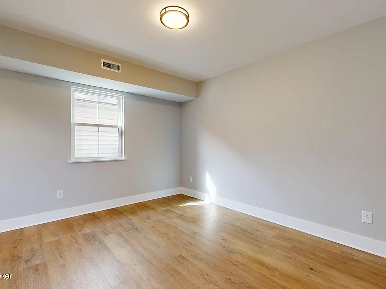 116 Bauer Ave #202 — Photo 8
