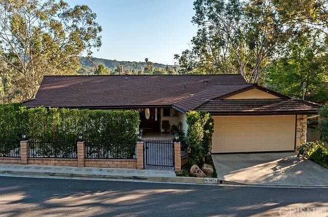 1st image of 4854 Llano Dr