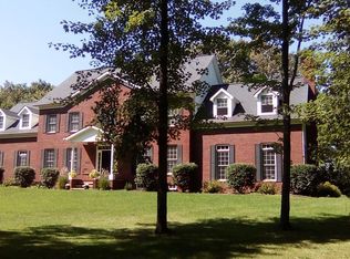 11400 Saybrook Ln, Chagrin Falls, OH 44023