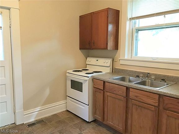 5th image of 24-26 Colegate Dr