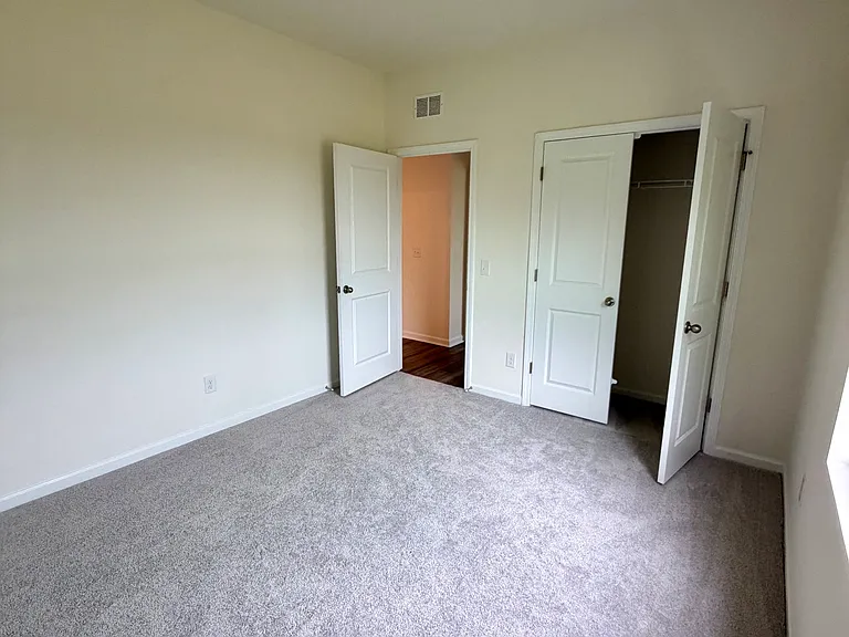 Carriage Wood Cir — Photo 8