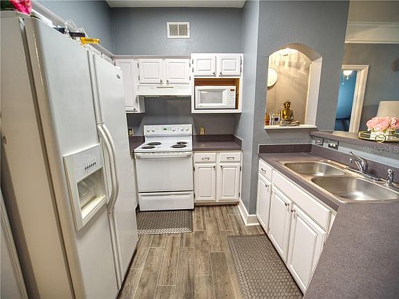 5th image of 3209 Parkchester Square Blvd APT 106