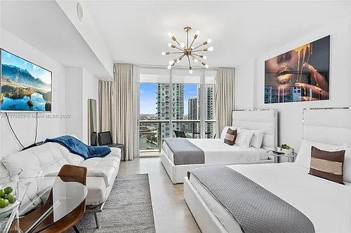 485 Brickell Ave Photo 1