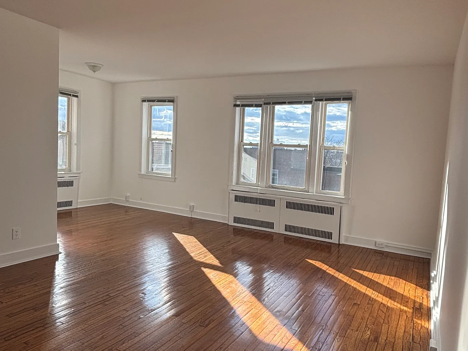 Studio, 680 sqft, $2,000 — Photo 3