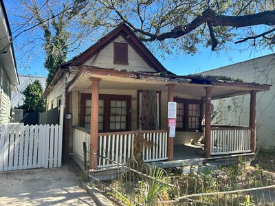 698 Meeting St, Charleston, SC 29403