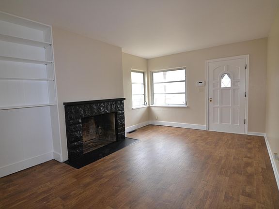 4th image of 910 S Hague Ave