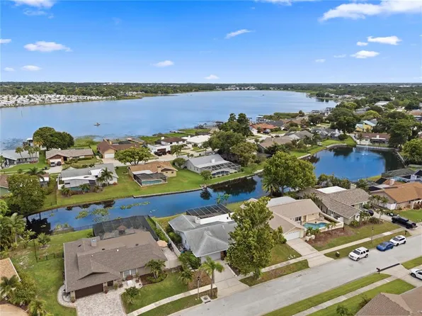 10744 97th St, Largo, FL 33773