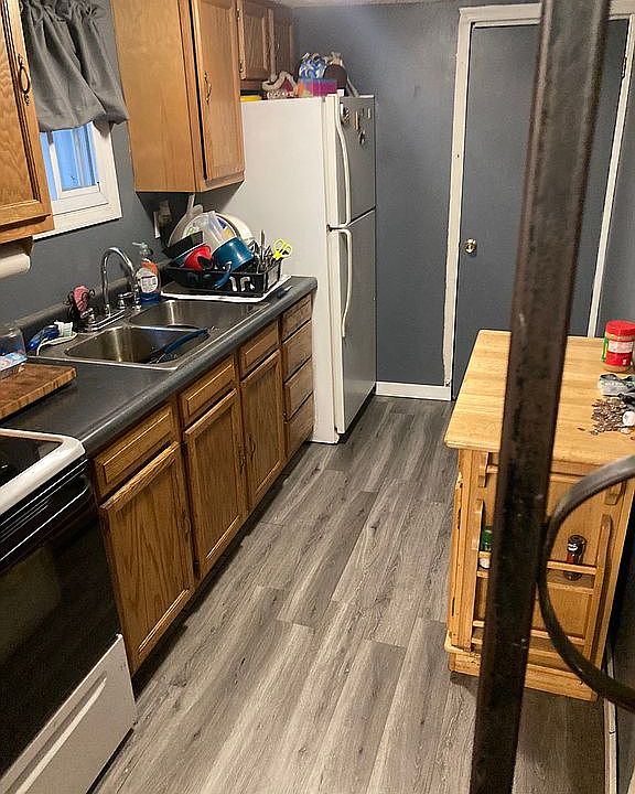 1st image of 296 Loma Dr