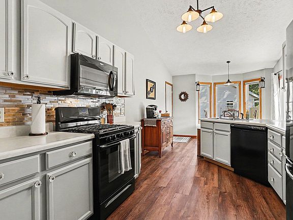 5th image of 4344 Sweet Cherry Ln