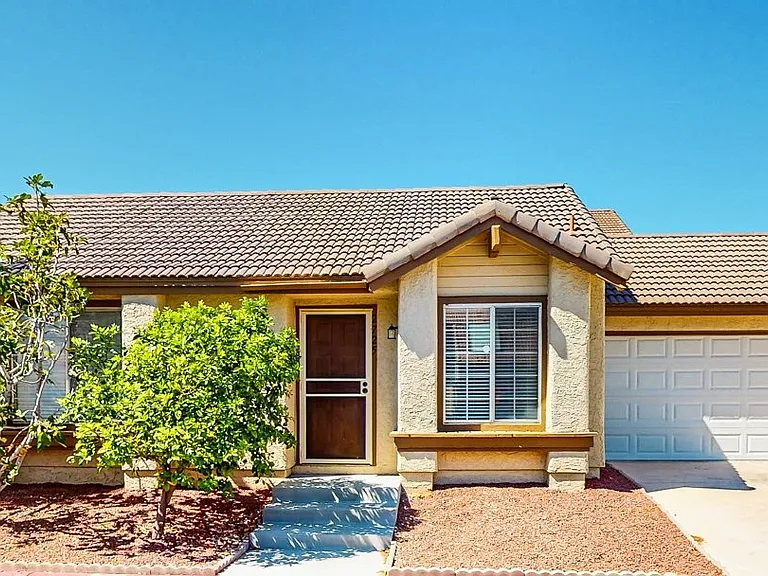 2725 Poppyseed Way — Photo 1