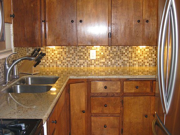Kitchen - Under Cabinet Lts.