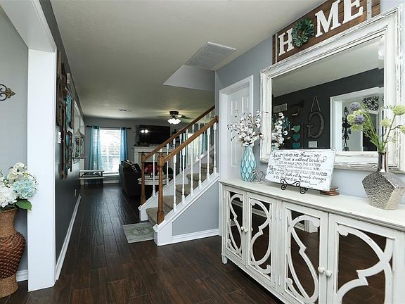 4th image of 4923 Linden Pl