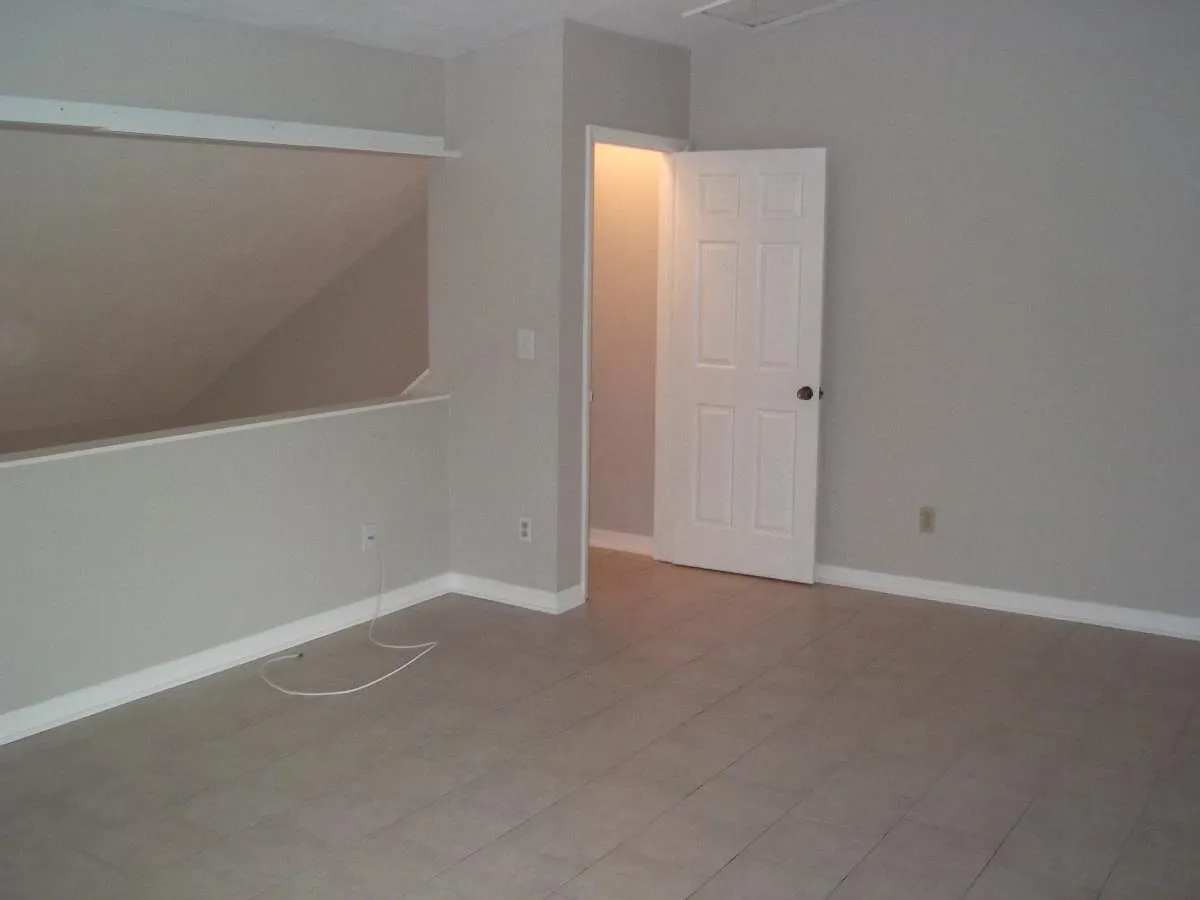 2 bed, 1250 sqft, $1,850 — Photo 4