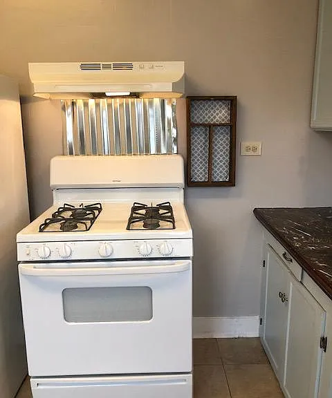 406 S Jefferson St — Photo 24