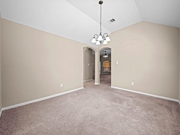 5th image of 1510 Nacogdoches Valley Drive