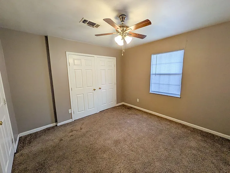1624 Franklin Ave — Photo 10