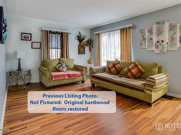 2nd image of 926 Blanchard St SW