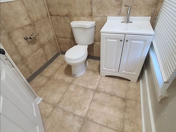 4th image of 509-511 E East St #509