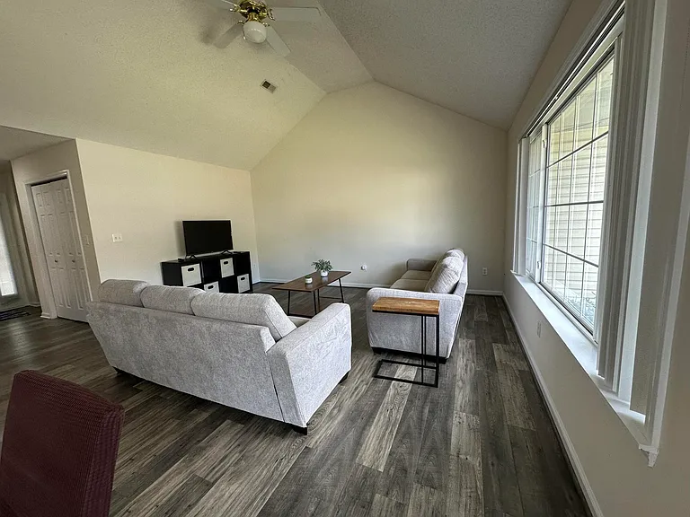 803 Ames Dr — Photo 5