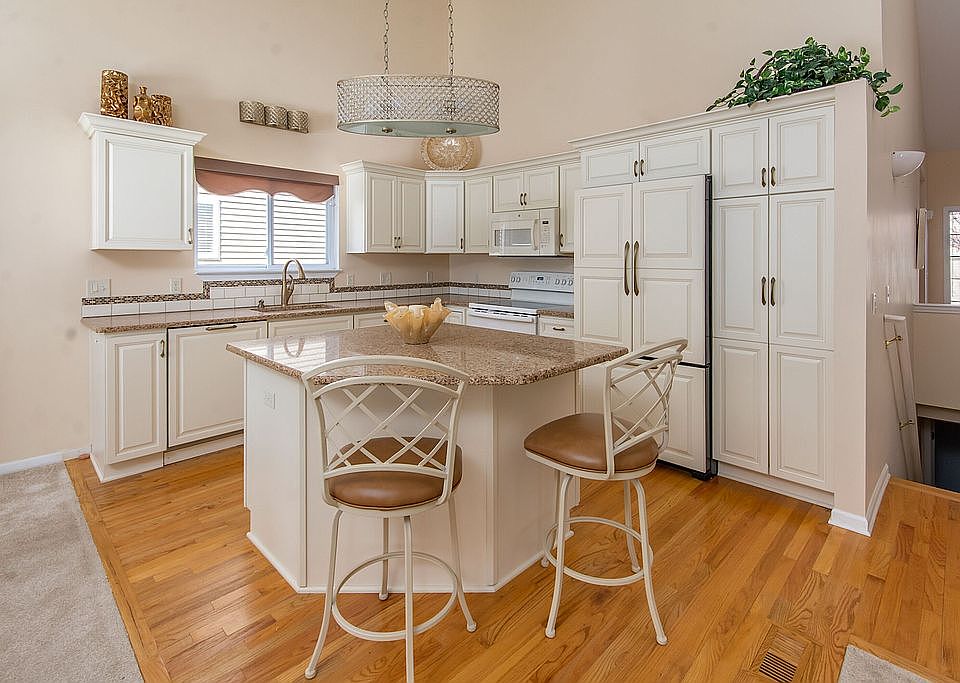 2nd image of 404 Winslow Cir #1