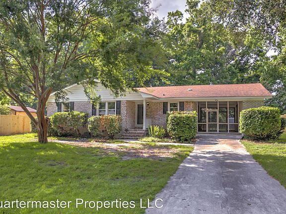 3rd image of 1779 N Mayflower Dr