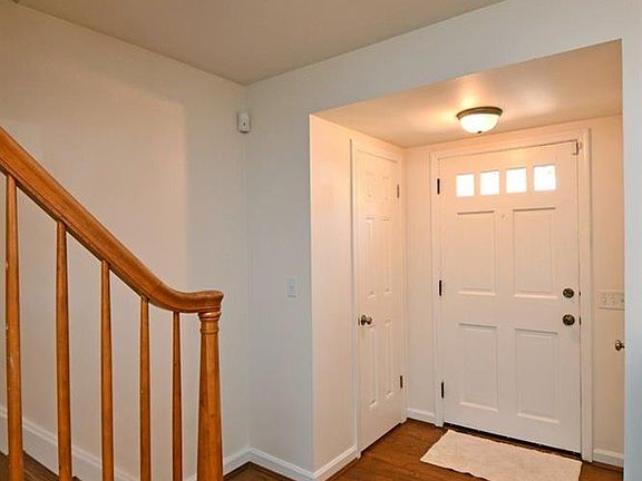 2nd image of 6517 Wooster Pike