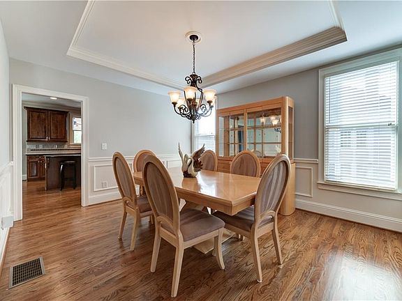 5th image of 4542 Oak Brook Dr SE