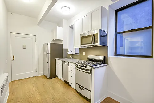 226 E 25th St #2A Photo 1
