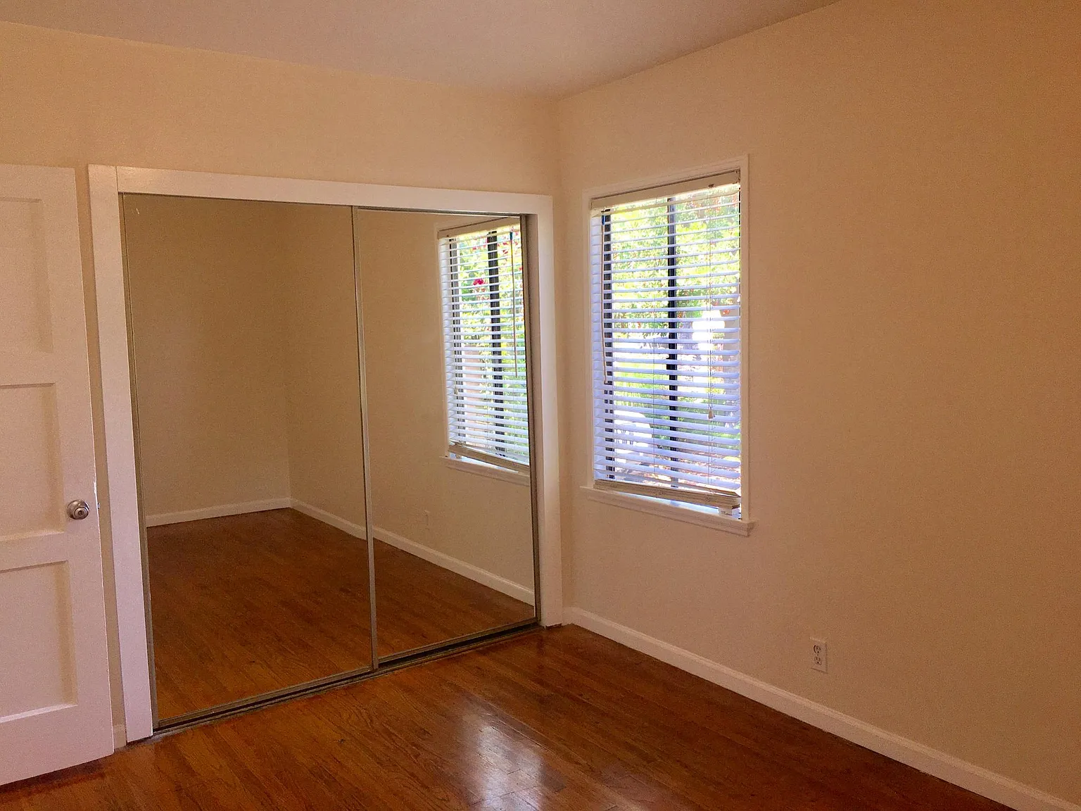2 bed, 1.5 bath, 1174 sqft, $3,400 — Photo 2