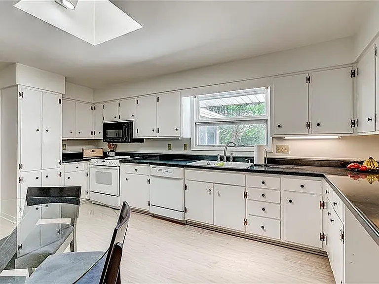 3320 Grove Pkwy #1 — Photo 16
