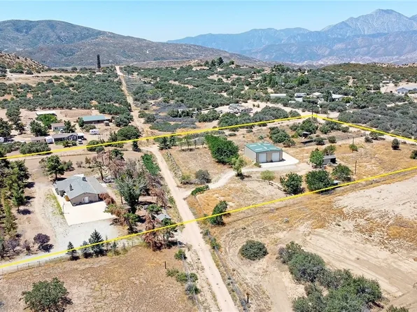 4924 Honey Hill Rd, Oak Hills, CA 92344