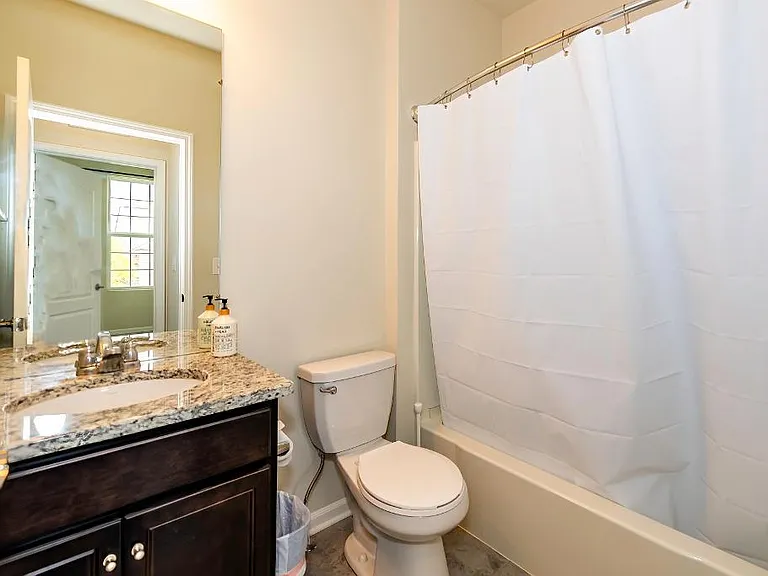 2801 Dillon Dr — Photo 7