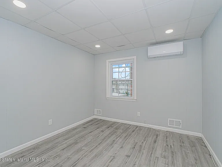 1255 Bay St #1 — Photo 24