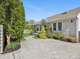 8 Elder Ave, Hampton Bays, NY 11946