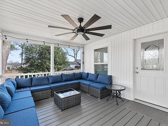 3rd image of 34484 Oak Ln