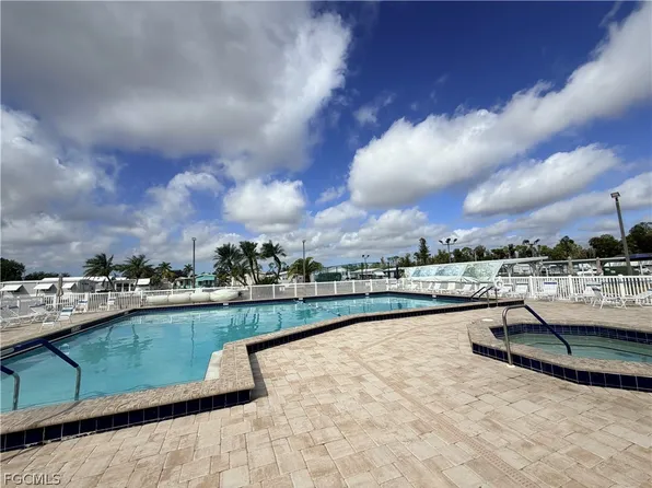 318 Fountain View Blvd, North Fort Myers, FL 33903