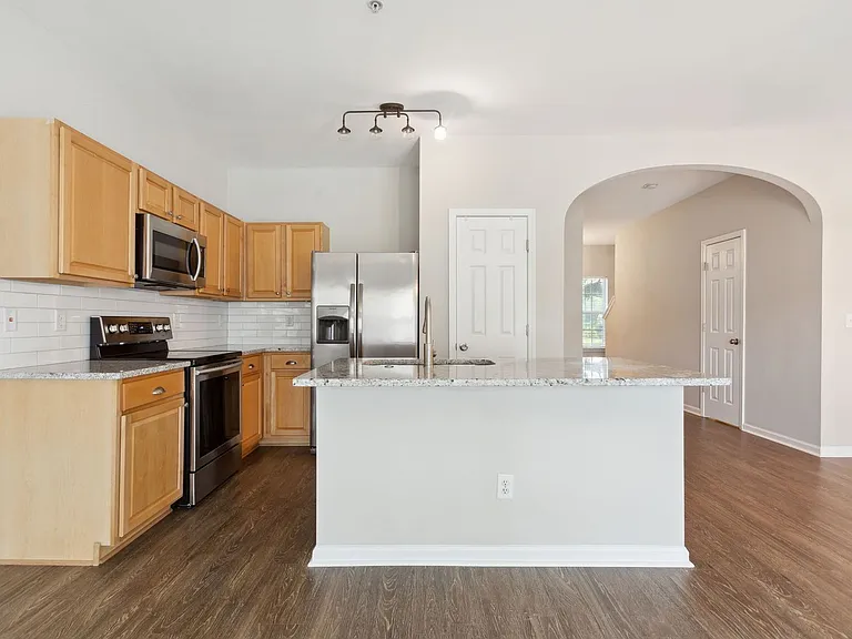 372 Azalea Cir — Photo 6
