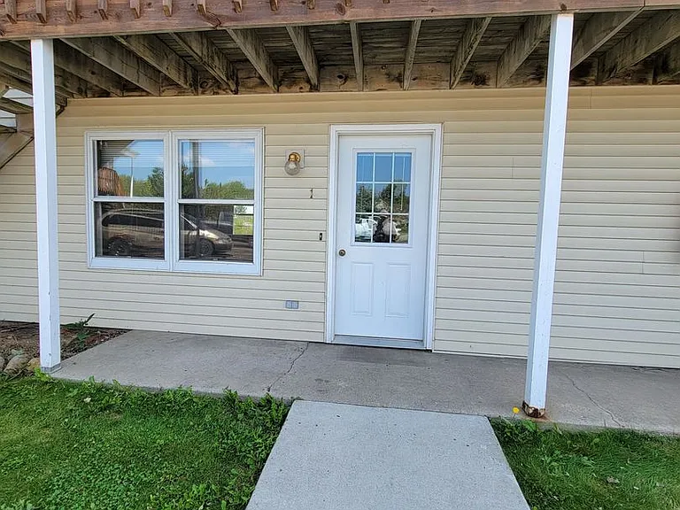 542 E Bronson Rd — Photo 3