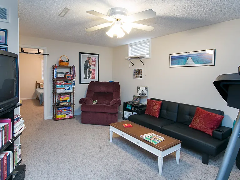 430 Vattier St — Photo 14