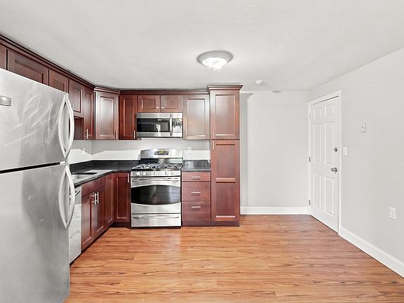4th image of 13 Cross St APT 11