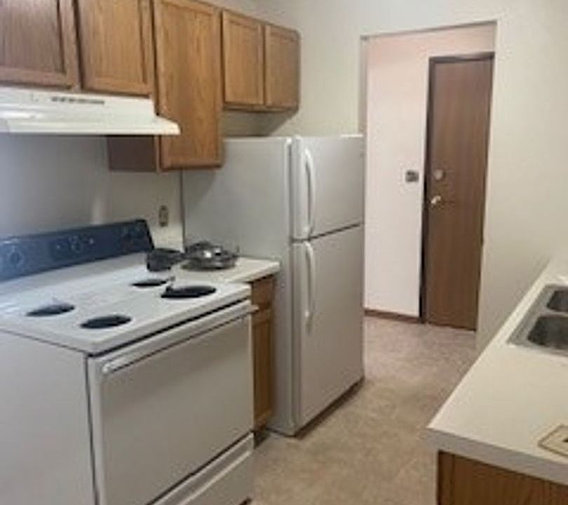 1st image of 3435 S 10th St #8